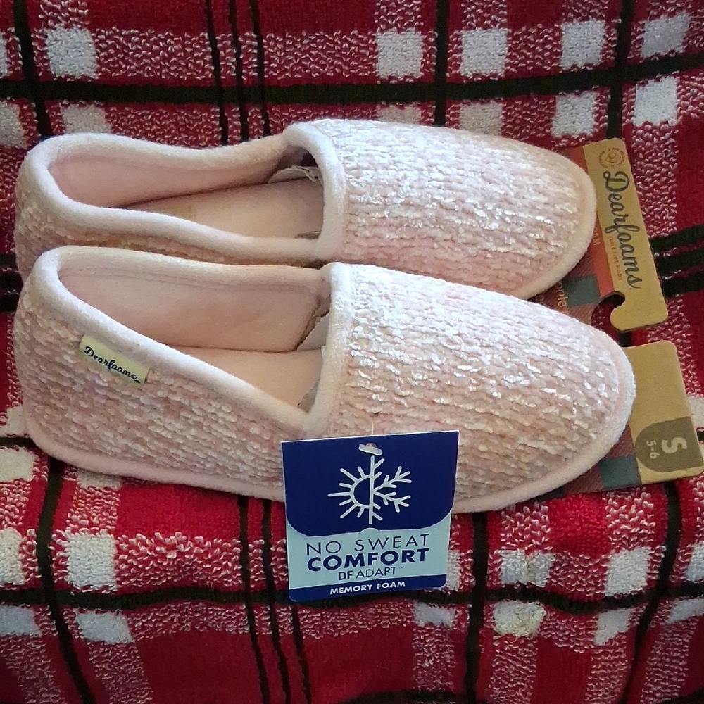 Dearfoams Pale Pink Textured Slip-On Memory Foam Slippers Size Small 5/6 Womens.